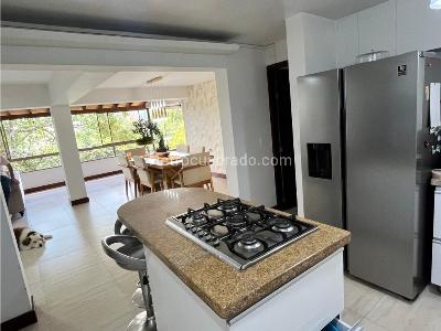 Casa de 5 alcobas en venta en El Poblado, Medellín, 470 m² · foto 7 de 20