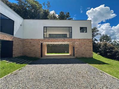 Casa de 4 alcobas en venta en Escobero, Envigado, 330 m² · foto 4 de 20