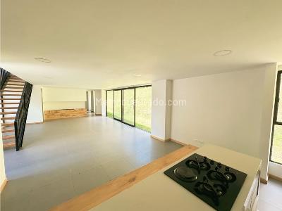 Casa de 4 alcobas en venta en Escobero, Envigado, 330 m² · foto 8 de 20