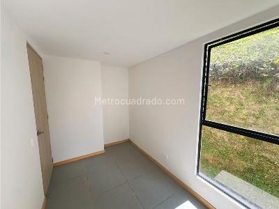 Casa de 4 alcobas en venta en Escobero, Envigado, 330 m² · foto 9 de 20