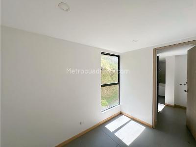 Casa de 4 alcobas en venta en Escobero, Envigado, 330 m² · foto 10 de 20