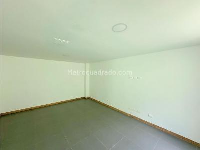 Casa de 4 alcobas en venta en Escobero, Envigado, 330 m² · foto 11 de 20