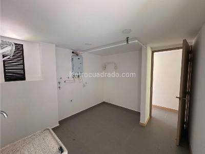 Casa de 4 alcobas en venta en Escobero, Envigado, 330 m² · foto 12 de 20