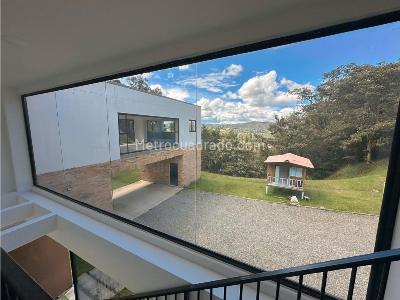 Casa de 4 alcobas en venta en Escobero, Envigado, 330 m² · foto 16 de 20