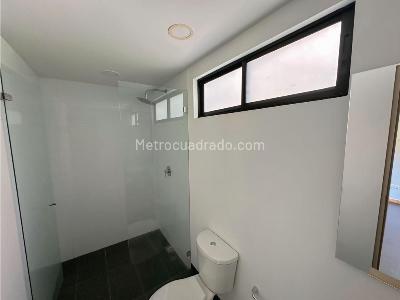 Casa de 4 alcobas en venta en Escobero, Envigado, 330 m² · foto 18 de 20