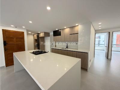 Apartamento en venta en Laureles, Medellín · foto 2 de 18