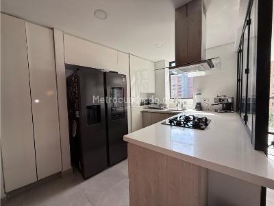 Apartamento de 3 alcobas en venta en Loma De Las Brujas, Envigado, 147 m² · foto 14 de 20