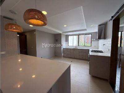Apartamento de 3 alcobas en venta en Loma De Los Parra, Medellín, 215 m² · foto 4 de 20