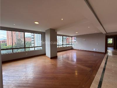 Apartamento de 3 alcobas en venta en Loma De Los Parra, Medellín, 215 m² · foto 9 de 20