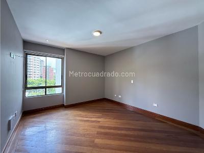 Apartamento de 3 alcobas en venta en Loma De Los Parra, Medellín, 215 m² · foto 15 de 20