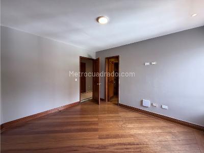 Apartamento de 3 alcobas en venta en Loma De Los Parra, Medellín, 215 m² · foto 16 de 20