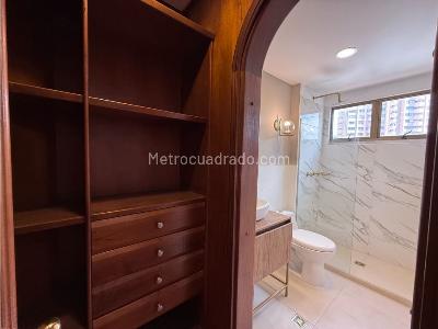 Apartamento de 3 alcobas en venta en Loma De Los Parra, Medellín, 215 m² · foto 18 de 20