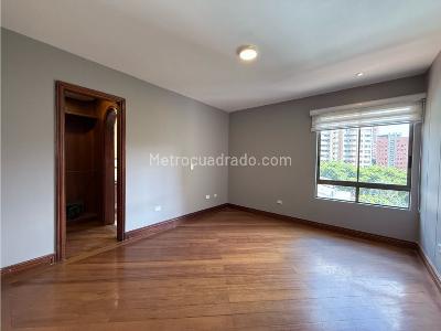 Apartamento de 3 alcobas en venta en Loma De Los Parra, Medellín, 215 m² · foto 19 de 20