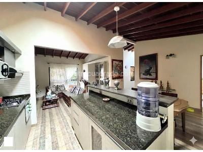 Casa de 5 alcobas en venta en Calasanz, Medellín, 186 m² · foto 7 de 19