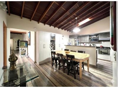 Casa de 5 alcobas en venta en Calasanz, Medellín, 186 m² · foto 8 de 19