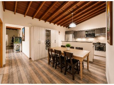 Casa de 5 alcobas en venta en Calasanz, Medellín, 186 m² · foto 10 de 19