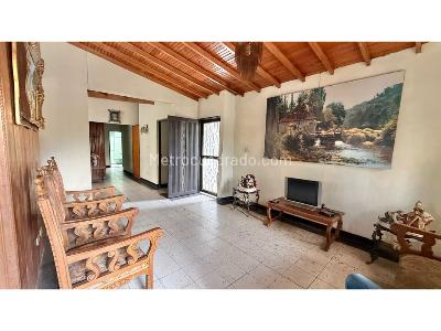 Casa de 5 alcobas en venta en El Velodromo, Medellín, 417 m² · foto 5 de 20
