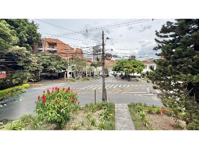 Casa de 5 alcobas en venta en El Velodromo, Medellín, 417 m² · foto 11 de 20