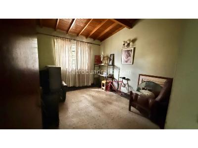 Casa de 5 alcobas en venta en El Velodromo, Medellín, 417 m² · foto 13 de 20