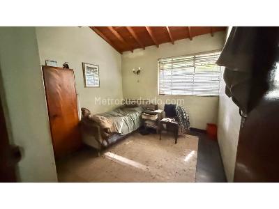Casa de 5 alcobas en venta en El Velodromo, Medellín, 417 m² · foto 16 de 20