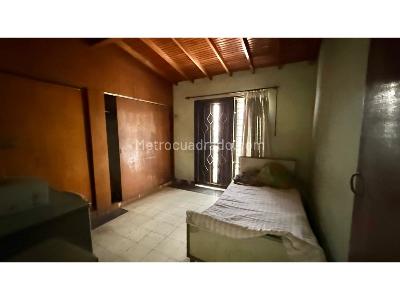 Casa de 5 alcobas en venta en El Velodromo, Medellín, 417 m² · foto 20 de 20