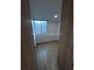 Apartamento de 3 alcobas en venta en San Jose, Sabaneta, 76 m² · foto 11 de 20