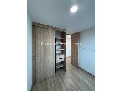 Apartamento de 3 alcobas en venta en San Jose, Sabaneta, 76 m² · foto 16 de 20