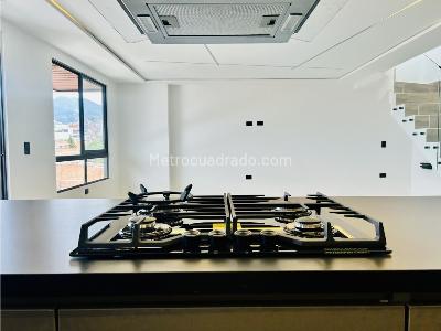 Apartamento de 4 alcobas en venta en Belen Rosales, Medellín, 200 m² · foto 3 de 20