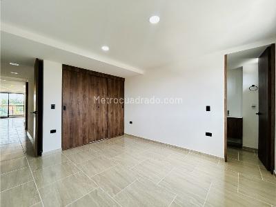 Apartamento de 4 alcobas en venta en Belen Rosales, Medellín, 200 m² · foto 14 de 20