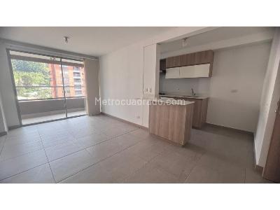 Apartamento de 2 alcobas en venta en San Jose, Sabaneta, 71 m² · foto 2 de 19