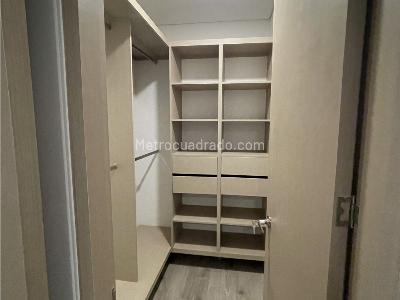 Apartamento en venta en Altos Del Poblado, Medellín · foto 14 de 19