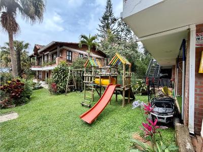 Casa de 4 alcobas en venta en Las Lomitas, Sabaneta, 350 m² · foto 3 de 20