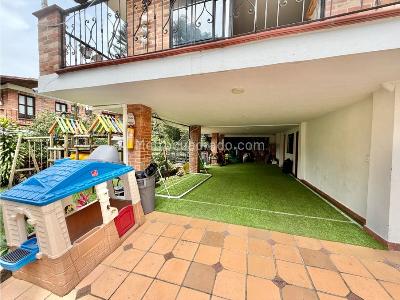 Casa de 4 alcobas en venta en Las Lomitas, Sabaneta, 350 m² · foto 4 de 20