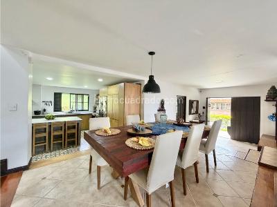 Casa de 4 alcobas en venta en Las Lomitas, Sabaneta, 350 m² · foto 11 de 20