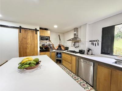 Casa de 4 alcobas en venta en Las Lomitas, Sabaneta, 350 m² · foto 14 de 20
