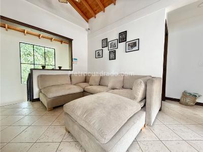 Casa de 4 alcobas en venta en Las Lomitas, Sabaneta, 350 m² · foto 18 de 20