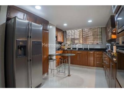 Apartamento de 3 alcobas en venta en San Lucas, Medellín, 578 m² · foto 6 de 11