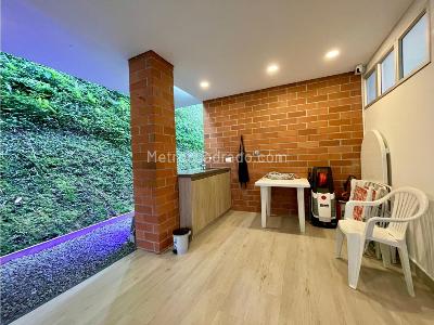 Casa de 4 alcobas en venta en San Remo, Sabaneta, 693 m² · foto 2 de 20