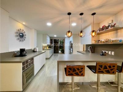 Casa de 4 alcobas en venta en San Remo, Sabaneta, 693 m² · foto 3 de 20