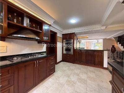 Casa en venta en Loma Del Escobero, Envigado · foto 13 de 20