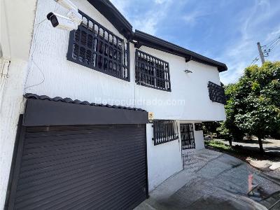 Casa de 5 alcobas en venta en Belen Alameda, Medellín, 294 m² · foto 2 de 20