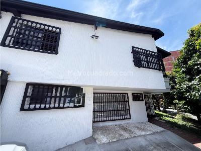 Casa de 5 alcobas en venta en Belen Alameda, Medellín, 294 m² · foto 3 de 20