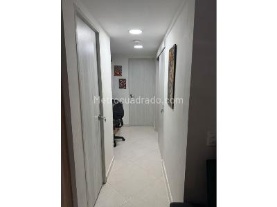 Apartamento de 2 alcobas en venta en Loma De San Jose, Sabaneta, 57 m² · foto 6 de 20