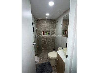 Apartamento de 2 alcobas en venta en Loma De San Jose, Sabaneta, 57 m² · foto 8 de 20