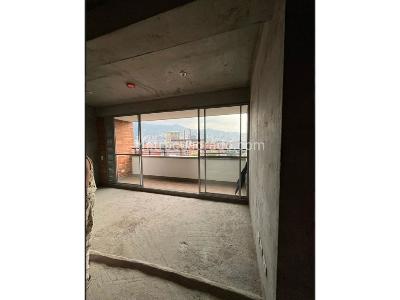 Apartamento de 2 alcobas en venta en Parque, Itagüí, 63 m² · foto 2 de 8