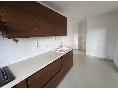 Apartamento de 3 alcobas en venta en El Poblado Milla De Oro, Medellín, 115 m² · foto 2 de 16