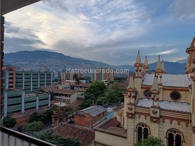 Apartamento en venta en Centro La Candelaria, Medellín · foto 2 de 18