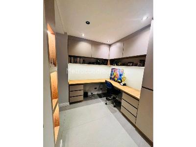 Apartamento en venta en La Floresta, Medellín · foto 8 de 17
