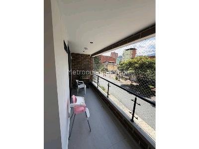 Apartamento en venta en La Floresta, Medellín · foto 10 de 17