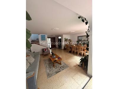 Casa de 4 alcobas en venta en Loma Del Chocho, Envigado, 204 m² · foto 4 de 20